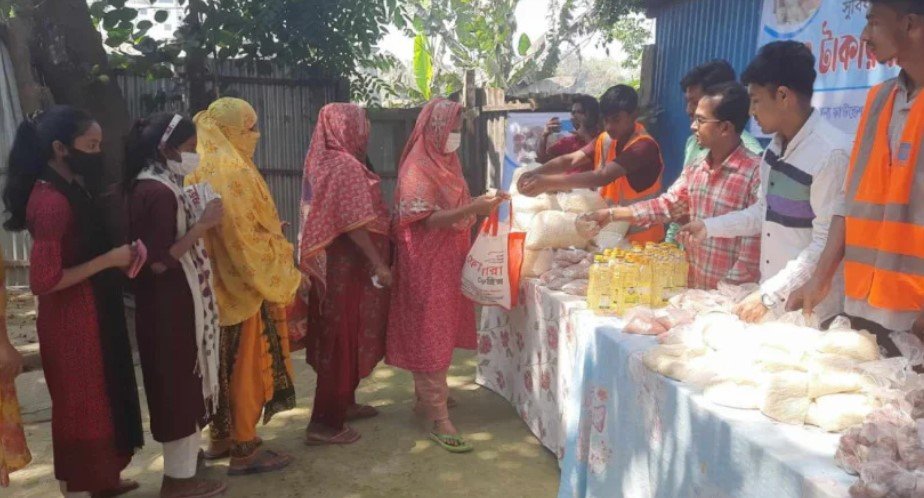 টাঙ্গাইলে ১০ টাকার বাজারে সাড়া পড়েছিল সুবিধাবঞ্চিতদের